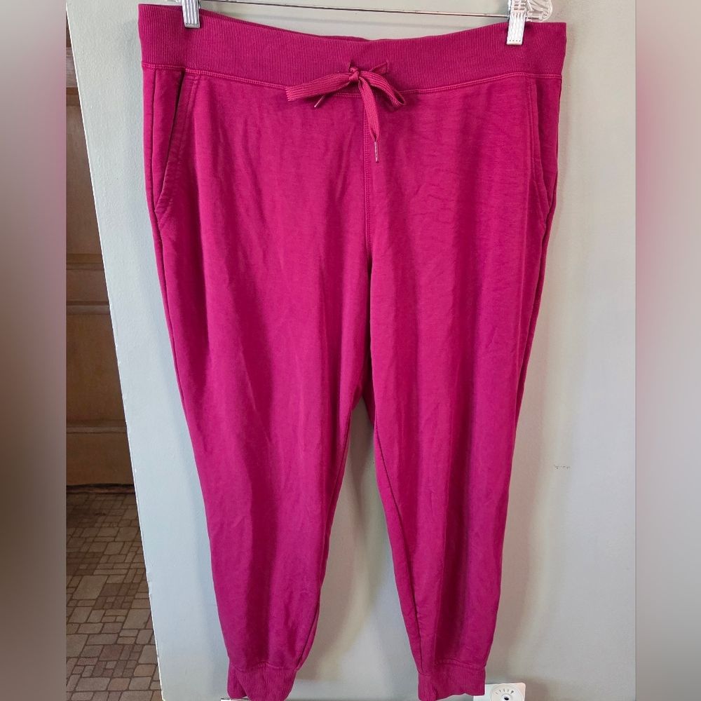 Skechers Women's Vibrant Pink Joggers